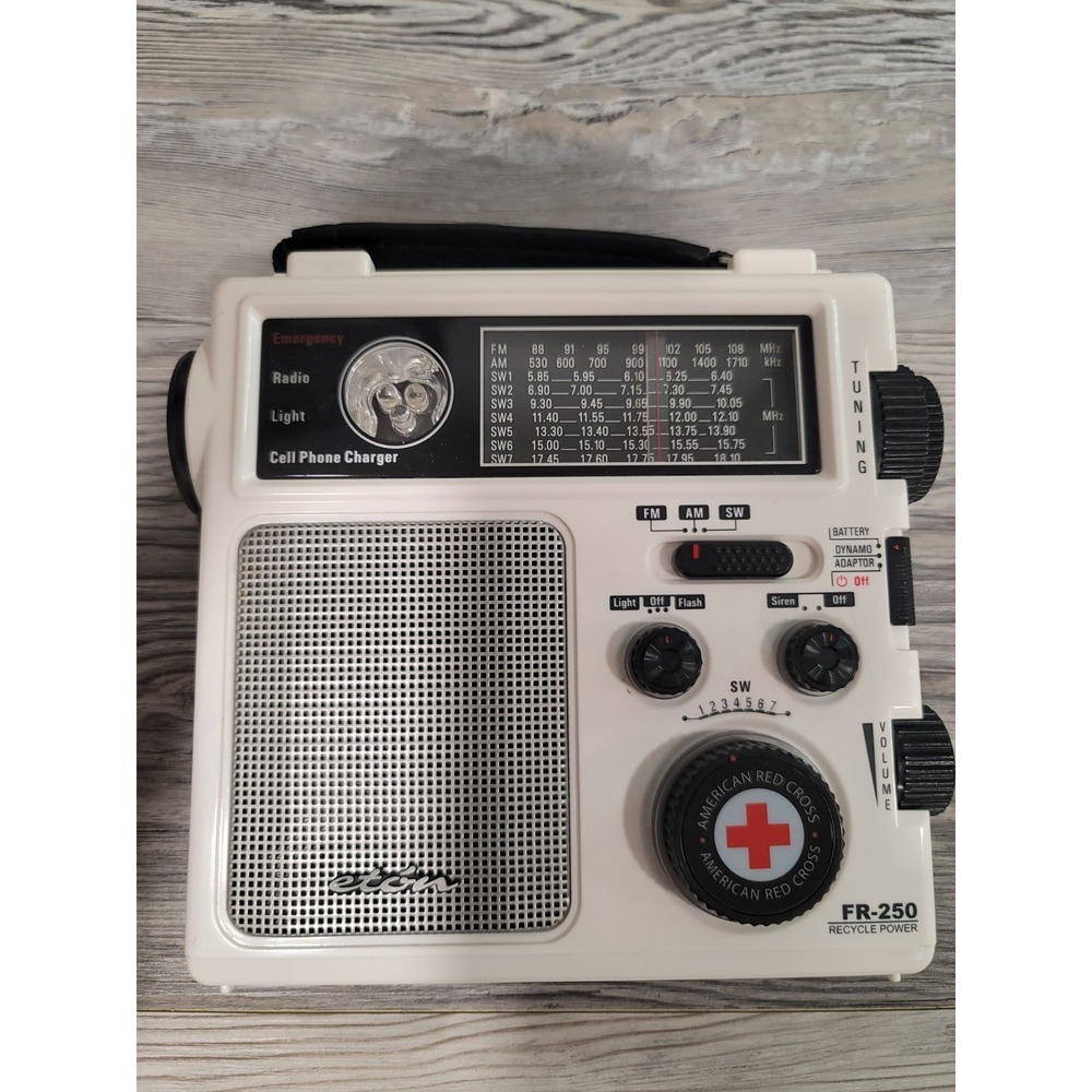 Emergency American Red Cross emergency radio hand crank flashlight batterys